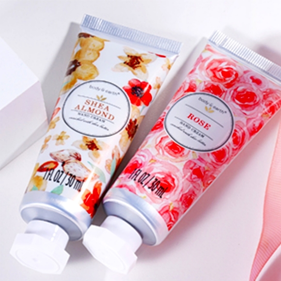 Nicole Miller Hand Cream Collection NWT - Picture 3 of 13